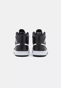 Фото № 2 с приближением к товару «‎WMNS AIR JORDAN 1 MID 365»