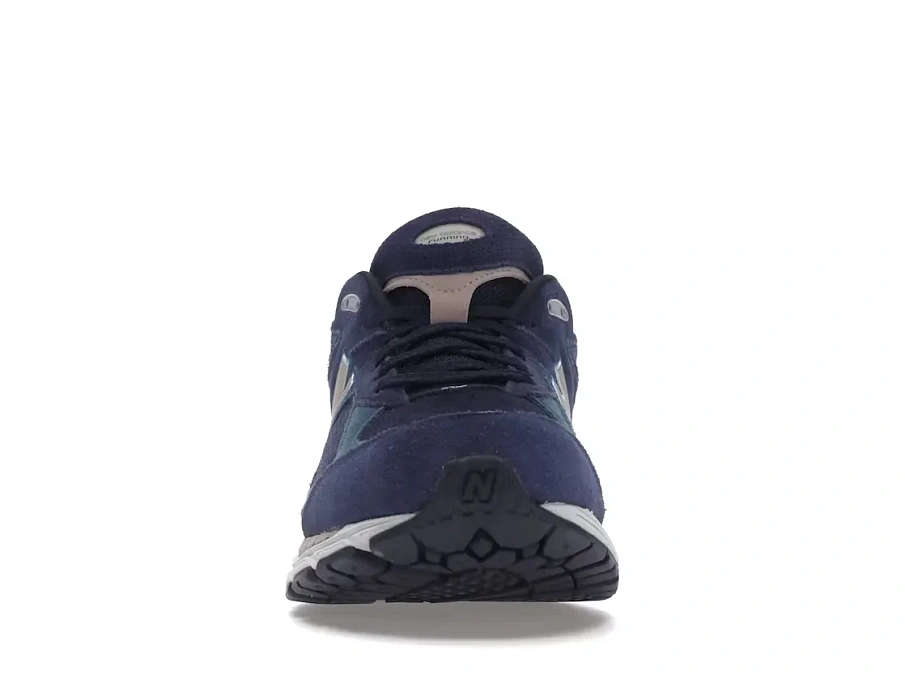 Фото № 2 с приближением к товару «‎New Balance 2002R»