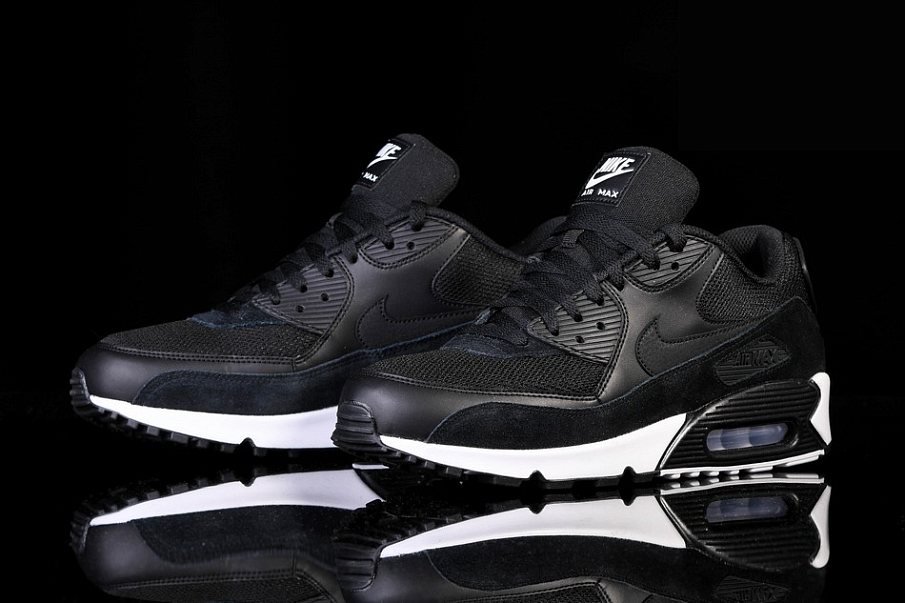 Фото № 2 с приближением к товару «‎Nike Air Max 90 Essential Sports Shoes BlackWhite»