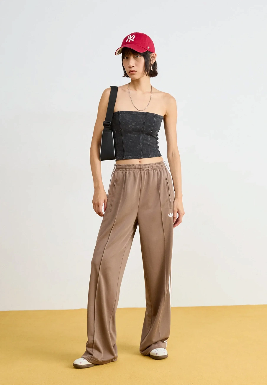 Фото № 3 с приближением к товару «‎SAMBA OG»