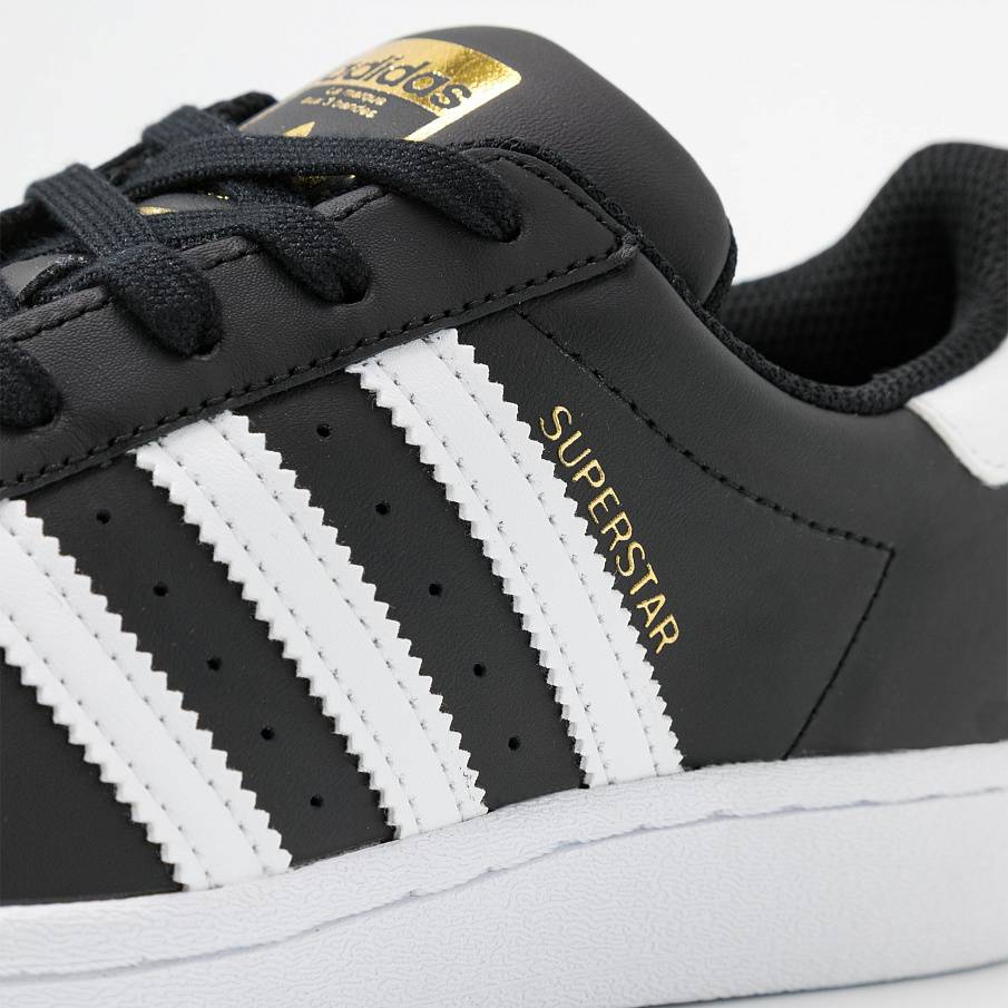 Фото № 3 с приближением к товару «‎Adidas Superstar »