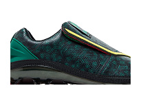 Фото № 3 с приближением к товару «‎Pokémon x adidas Megaride Rayquaza»