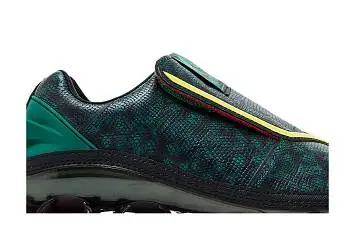 Pokémon x adidas Megaride Rayquaza - 3