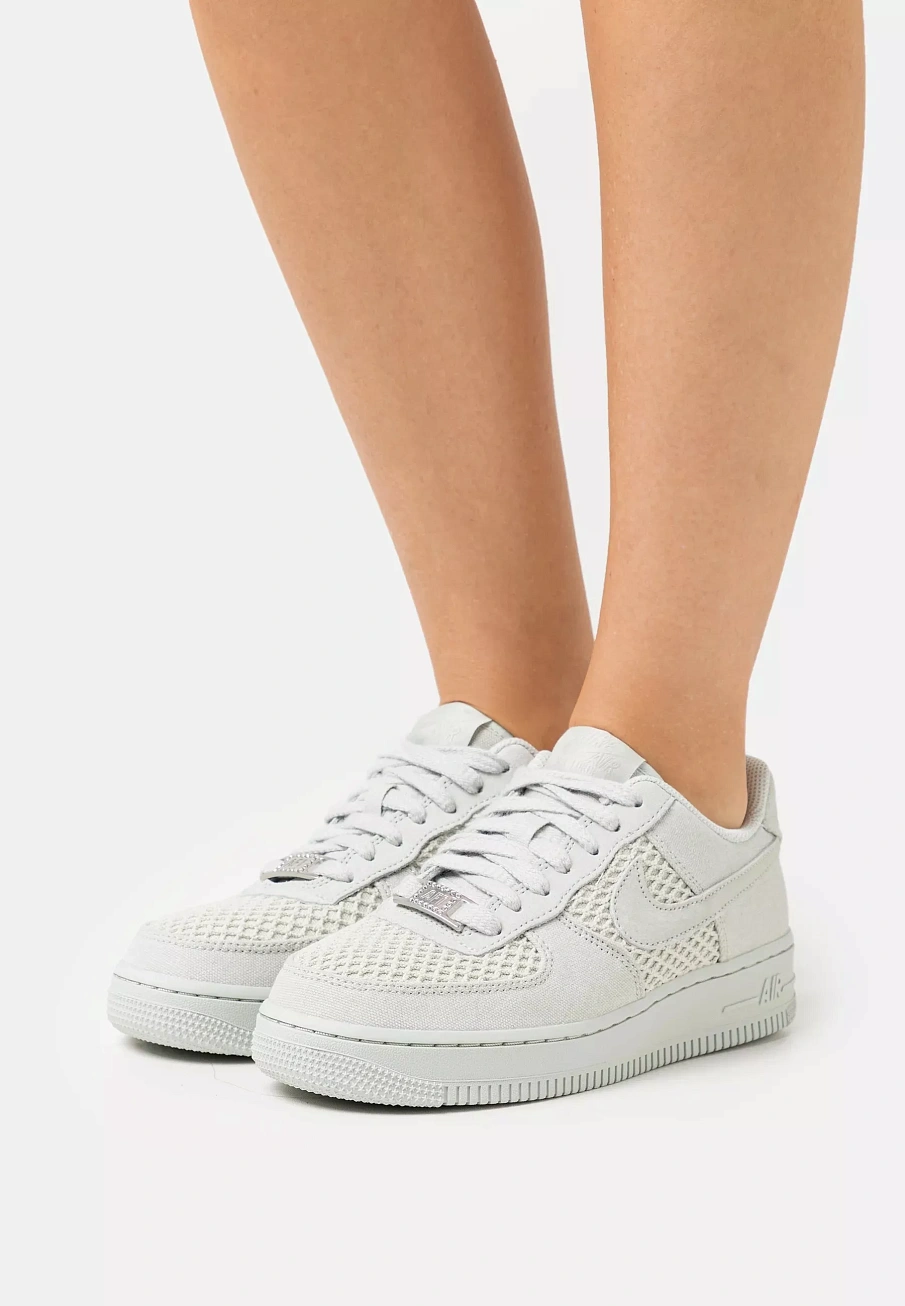 Фото № 1 с приближением к товару «‎AIR FORCE 1 »