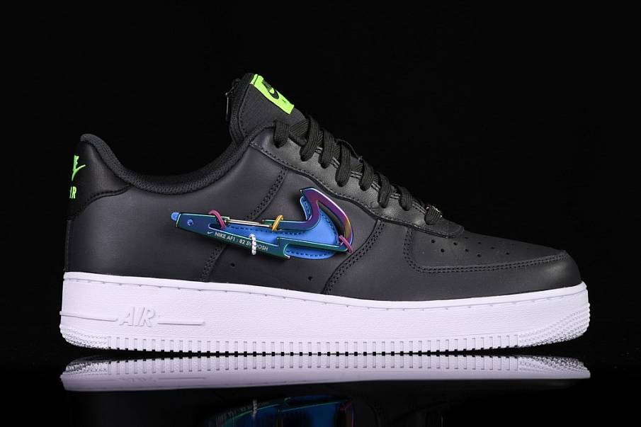 Фото № 1 с приближением к товару «‎Nike Air Force 1 Premium Carabiner »