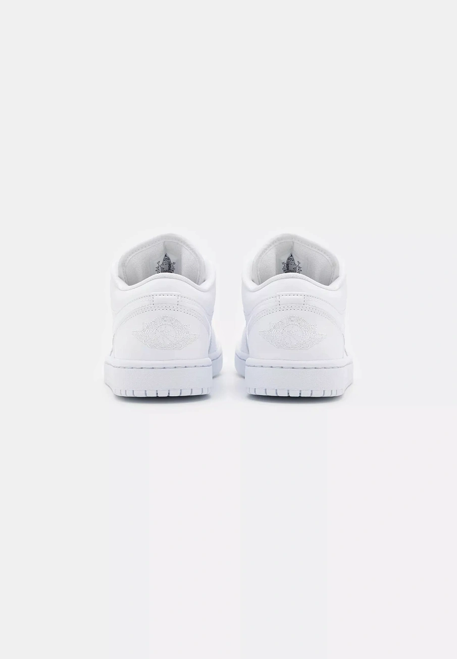 Фото № 4 с приближением к товару «‎WMNS AIR JORDAN 1 LOW 365»