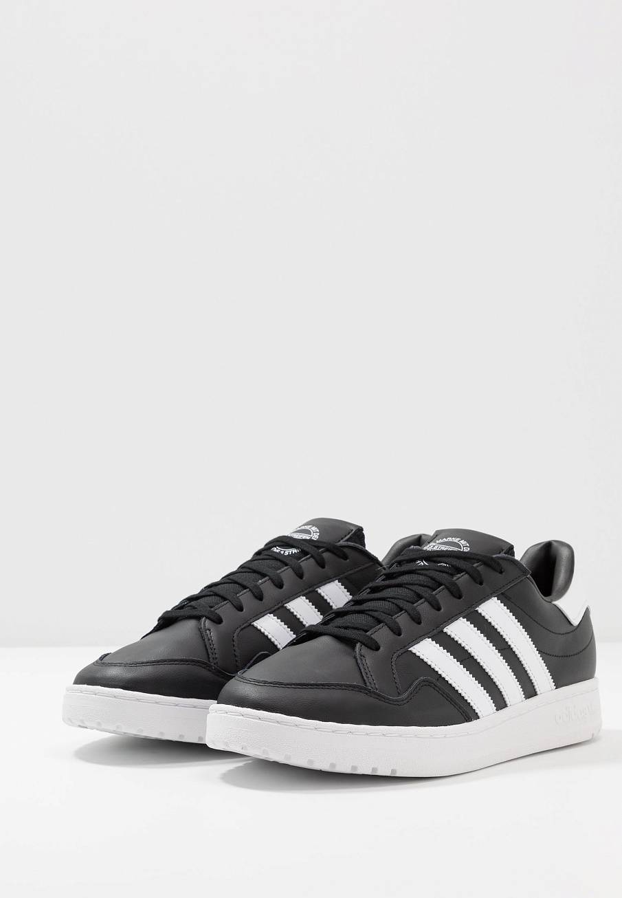 Фото № 3 с приближением к товару «‎Adidas Team Court »