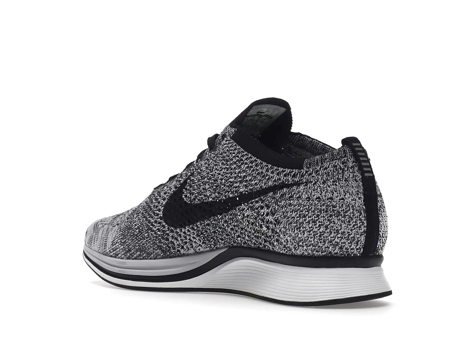 Фото № 6 с приближением к товару «‎Nike Flyknit Racer Oreo»