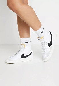 Фото № 2 с приближением к товару «‎BLAZER MID 77»