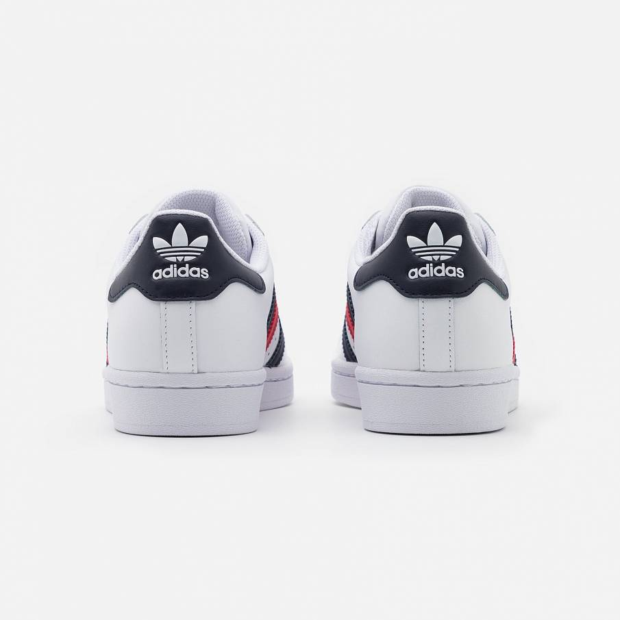 Фото № 3 с приближением к товару «‎Adidas Superstar »