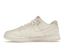 Фото № 3 с приближением к товару «‎Nike Dunk Low»