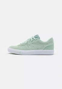 Фото № 3 с приближением к товару «‎WMNS JORDAN SERIES ES»