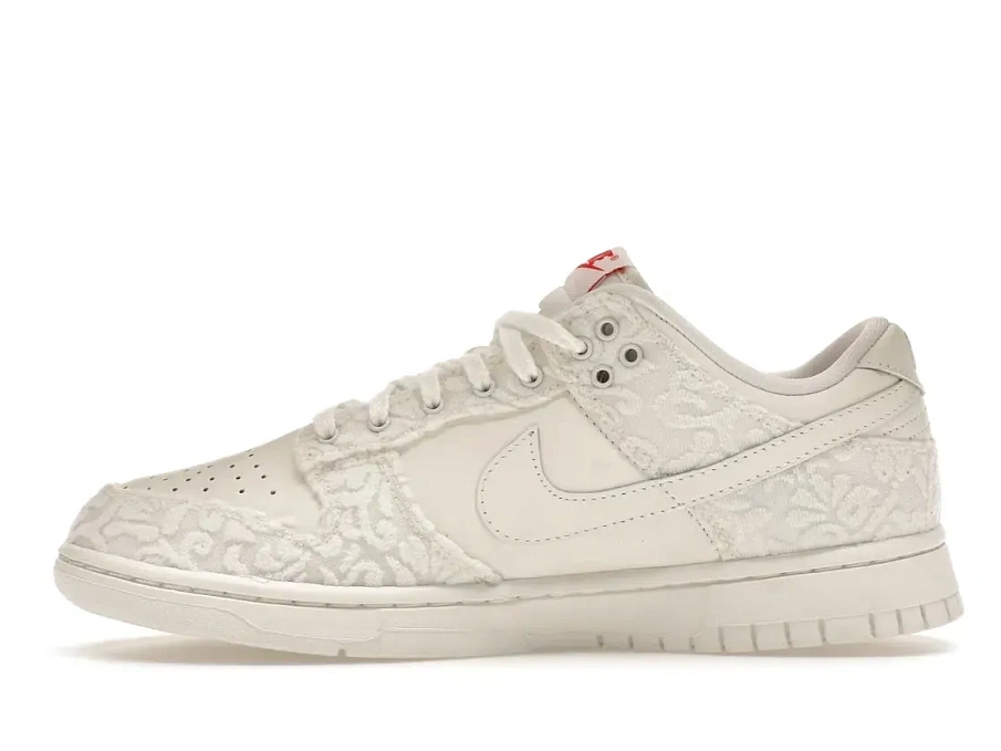 Фото № 3 с приближением к товару «‎Nike Dunk Low»