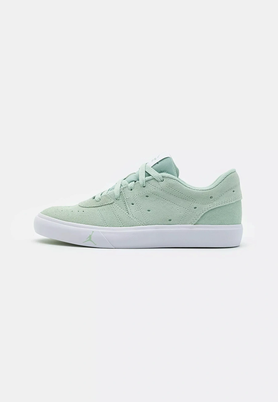 Фото № 3 с приближением к товару «‎WMNS JORDAN SERIES ES»