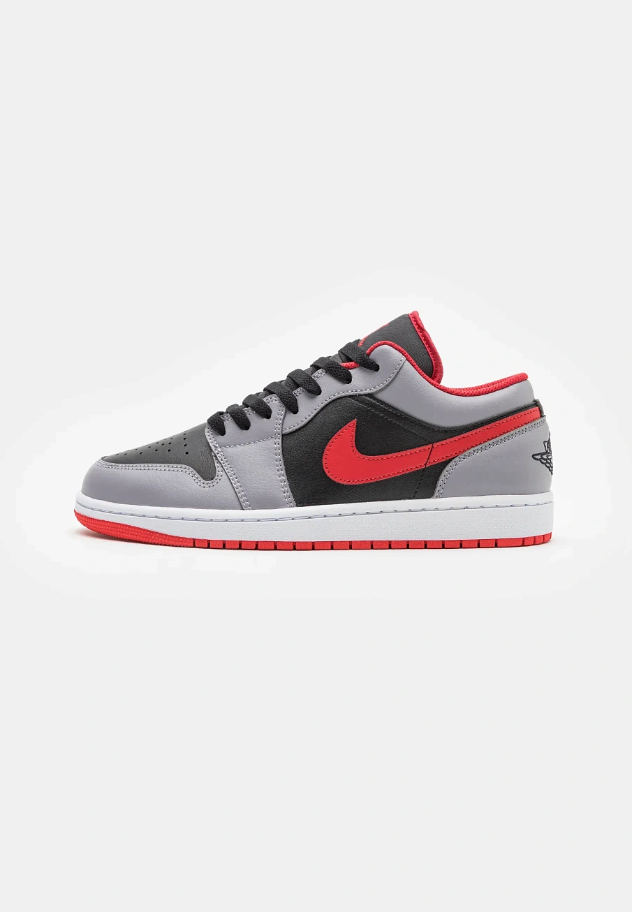 Фото № 1 с приближением к товару «‎AIR JORDAN 1 LOW»