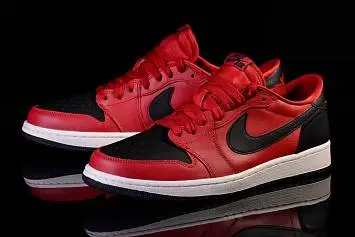 Nike Air Jordan 1 Retro OG  - 3