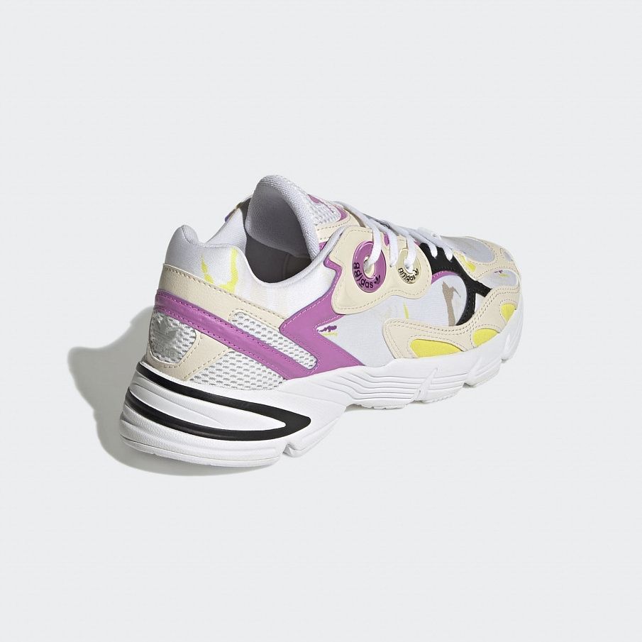 Фото № 4 с приближением к товару «‎Adidas Astir W »