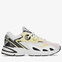 Фото № 2 с приближением к товару «‎Adidas Astir W»