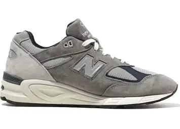 New Balance 990v2