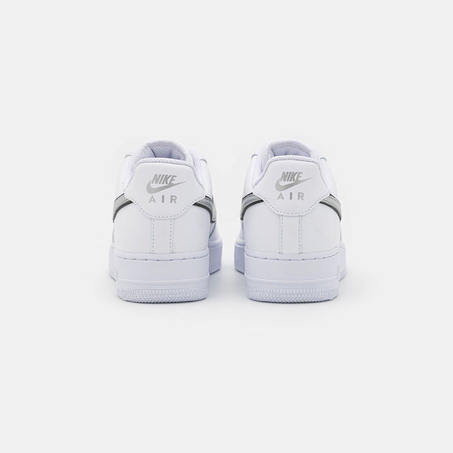 Фото № 3 с приближением к товару «‎Nike Air Force 1 »