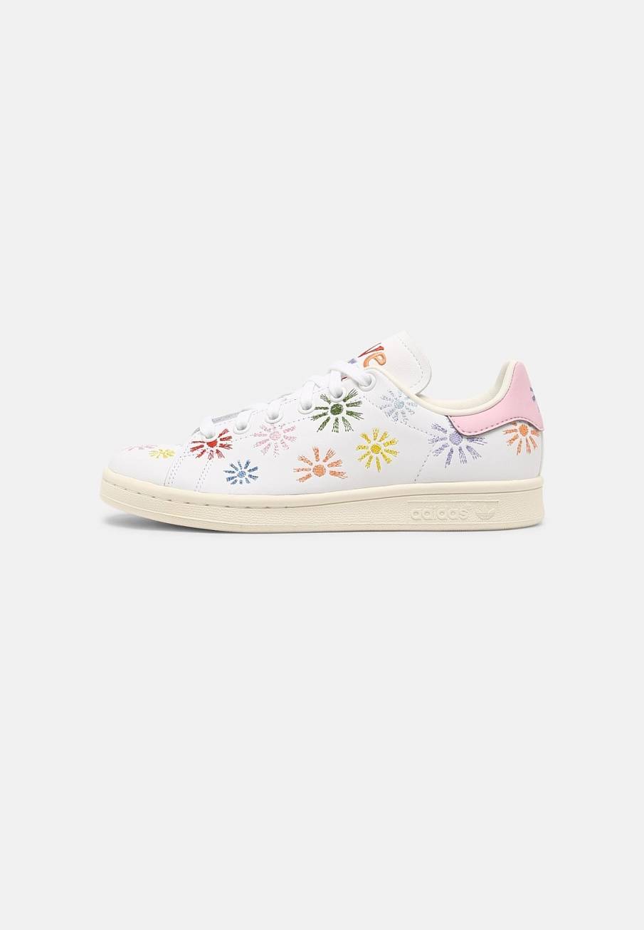 Фото № 1 с приближением к товару «‎Adidas Stan Smith Pride »