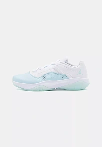 Фото № 2 с приближением к товару «‎WMNS AIR JORDAN 11 CMFT LOW»