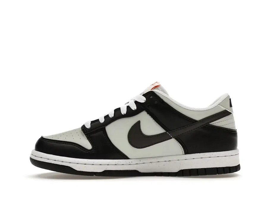 Фото № 3 с приближением к товару «‎Nike Dunk Low»
