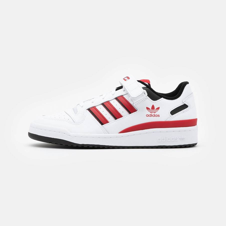 Фото № 1 с приближением к товару «‎Adidas Forum »