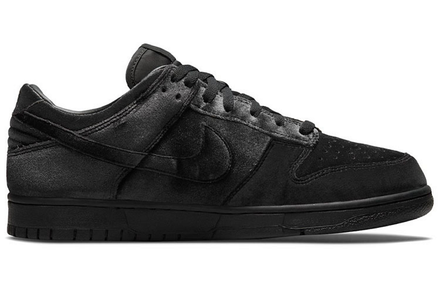 Фото № 2 с приближением к товару «‎Dover Street Market Nike Dunk Low "Triple Black»