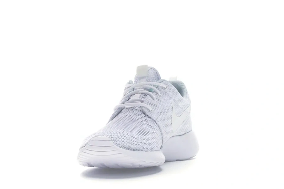 Фото № 3 с приближением к товару «‎Nike Roshe One White/White»