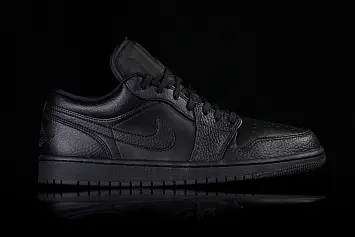 Nike Air Jordan 1 Retro Triple  - 5