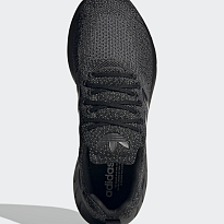 Фото № 3 с приближением к товару «‎Adidas »