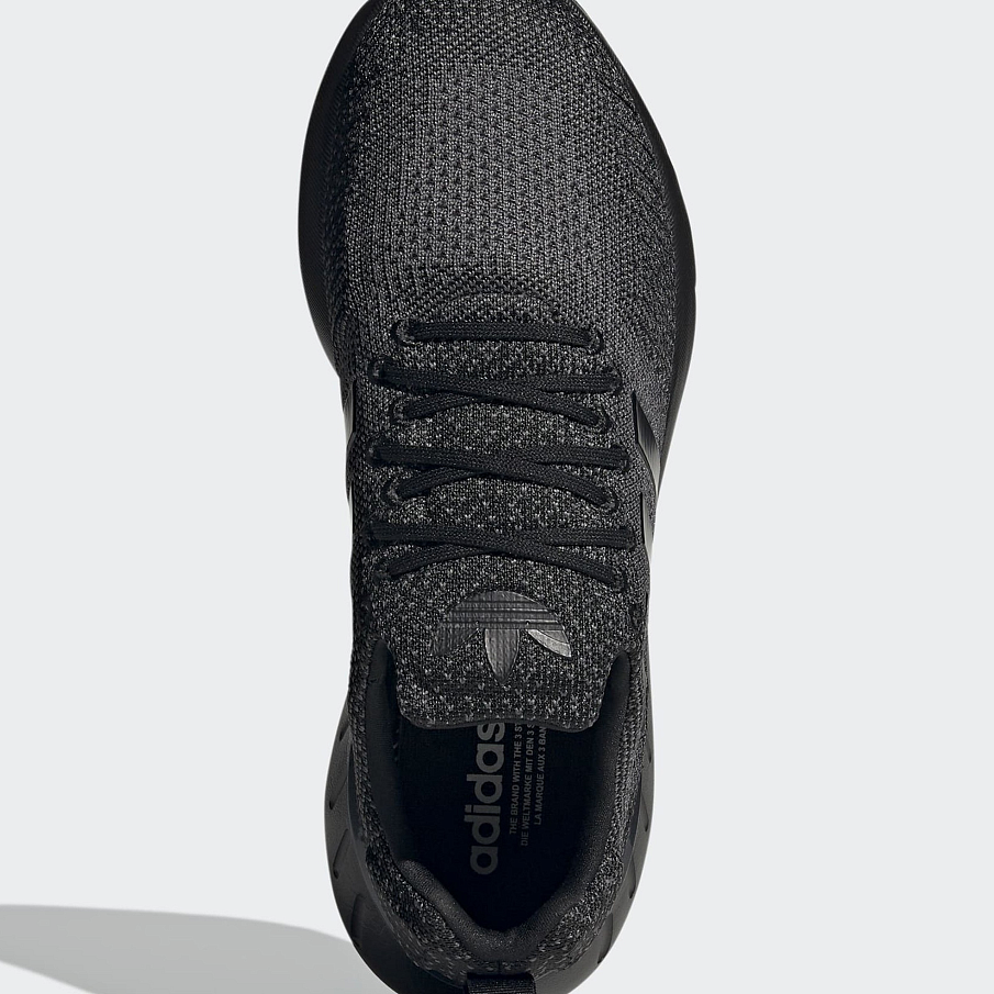 Фото № 3 с приближением к товару «‎Adidas »