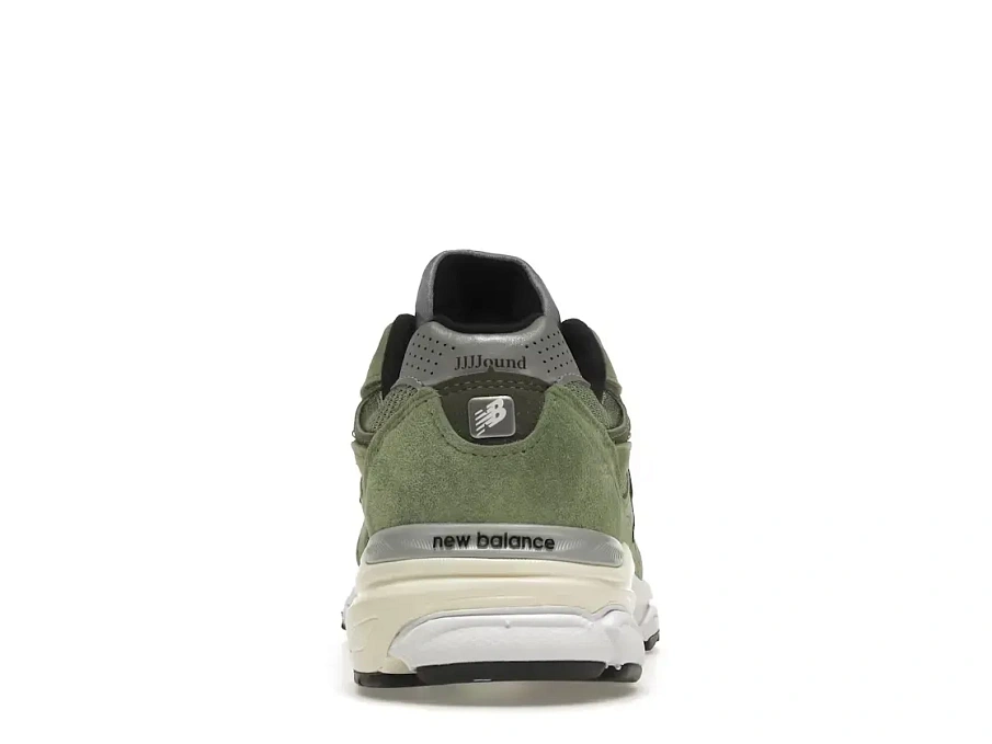 Фото № 4 с приближением к товару «‎New Balance 990v3»