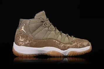 Nike Air Jordan 11 Retro Wmns Lux - 2