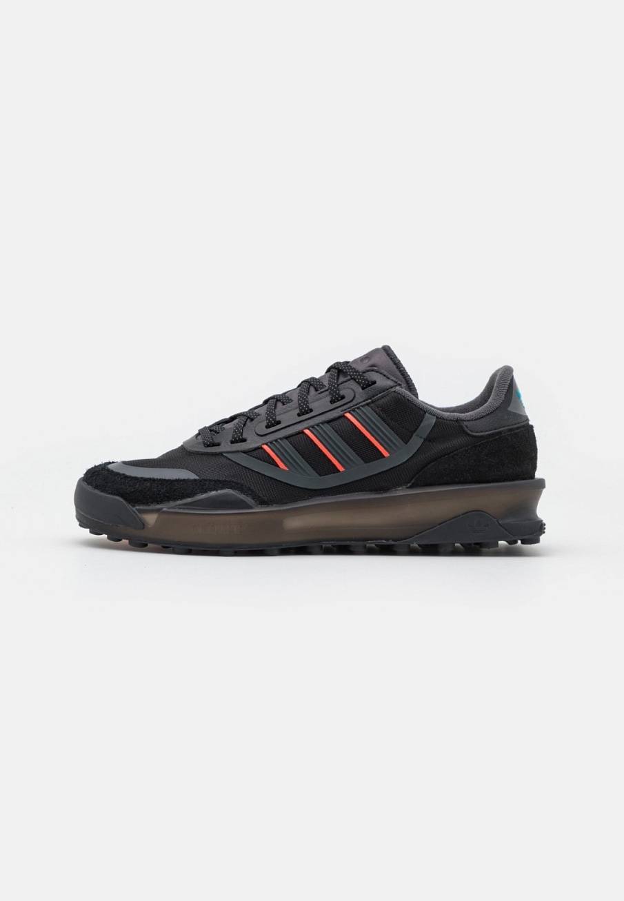 Фото № 1 с приближением к товару «‎Adidas Modern Indoor »