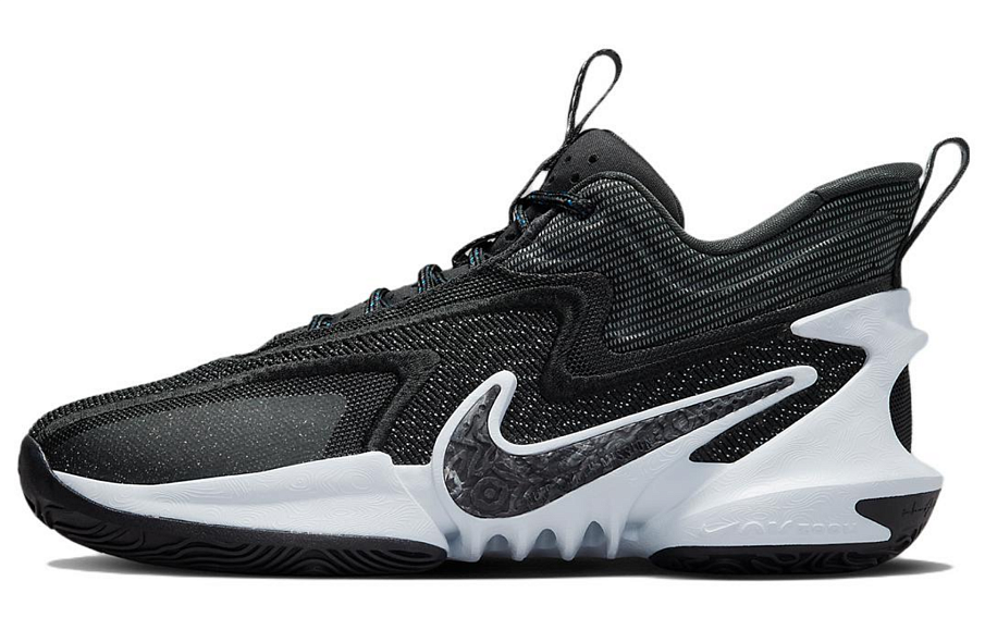Фото № 1 с приближением к товару «‎ Nike Cosmic Unity 2 Basketball shoes»