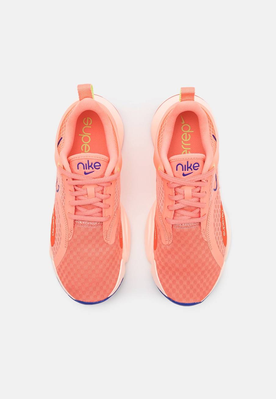 Фото № 3 с приближением к товару «‎Кроссовки Nike SPN1241A10W-G11»