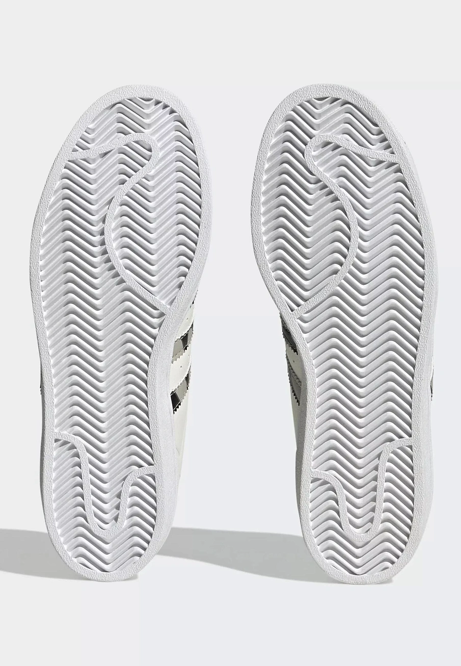 Фото № 4 с приближением к товару «‎ADIDAS X MARIMEKKO SUPERSTAR»