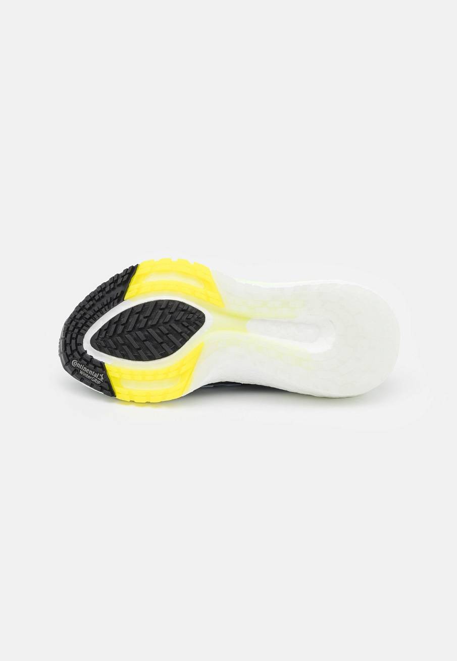 Фото № 5 с приближением к товару «‎Adidas Ultraboost 21 »