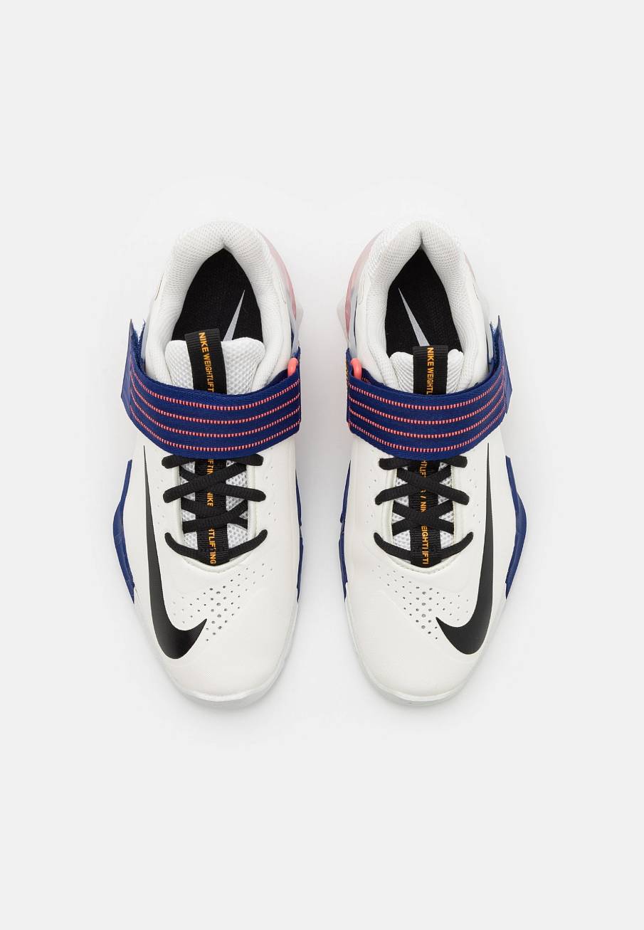 Фото № 4 с приближением к товару «‎Nike Savaleos»