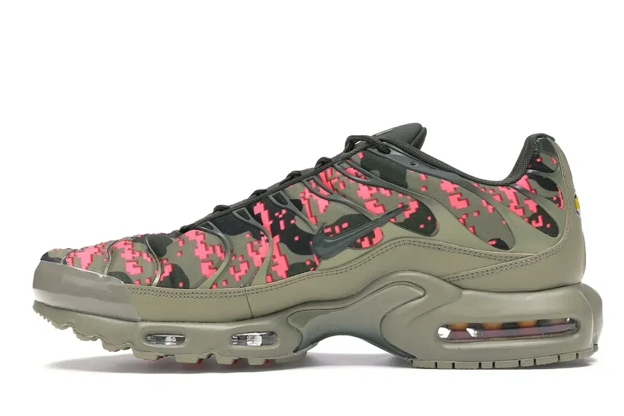 Фото № 3 с приближением к товару «‎Nike Air Max Plus Digi Camo Olive»