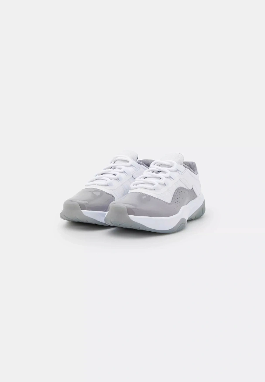 Фото № 4 с приближением к товару «‎WMNS AIR JORDAN 11 CMFT LOW»