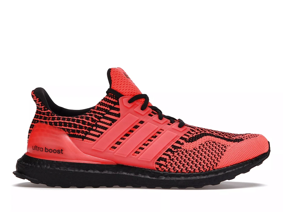 Фото № 1 с приближением к товару «‎adidas Ultra Boost 5.0 DNA Solar Red»