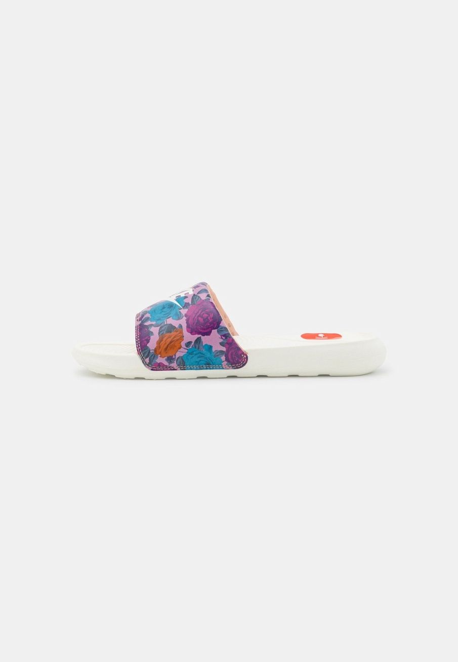 Фото № 1 с приближением к товару «‎Nike Victori One Slide Print»