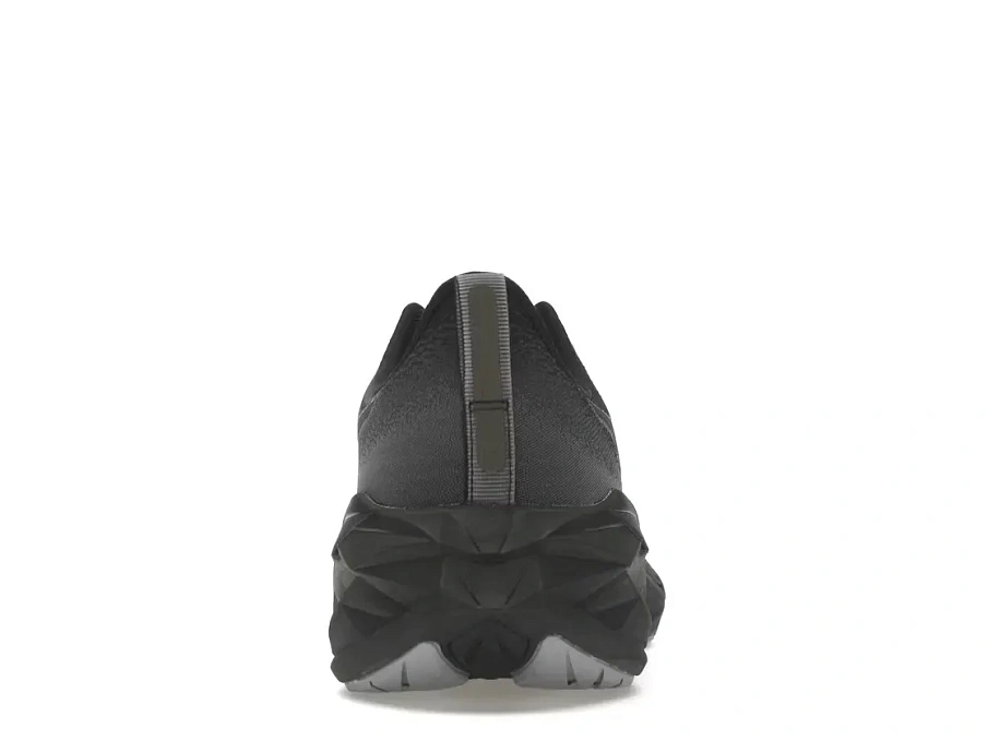 Фото № 4 с приближением к товару «‎ASICS Novablast 4»