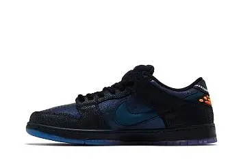 Bluetile x Nike SB Dunk Black Marina White - 4
