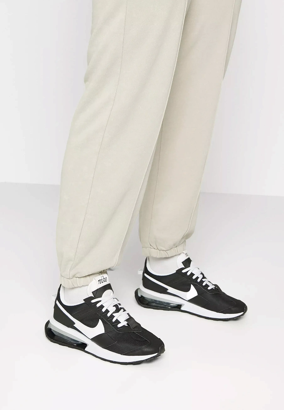 Фото № 1 с приближением к товару «‎AIR MAX PRE DAY»