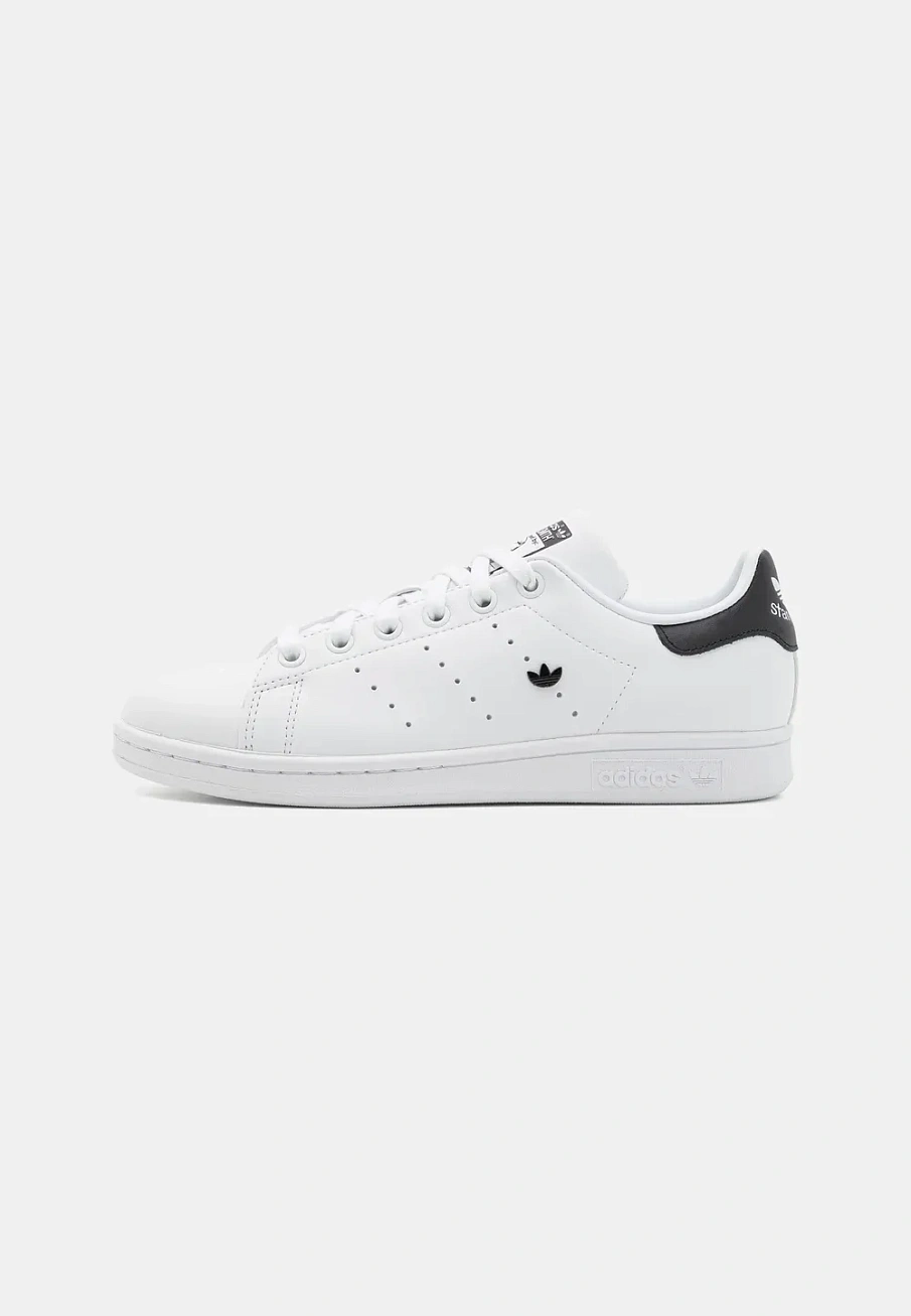 Фото № 1 с приближением к товару «‎STAN SMITH»