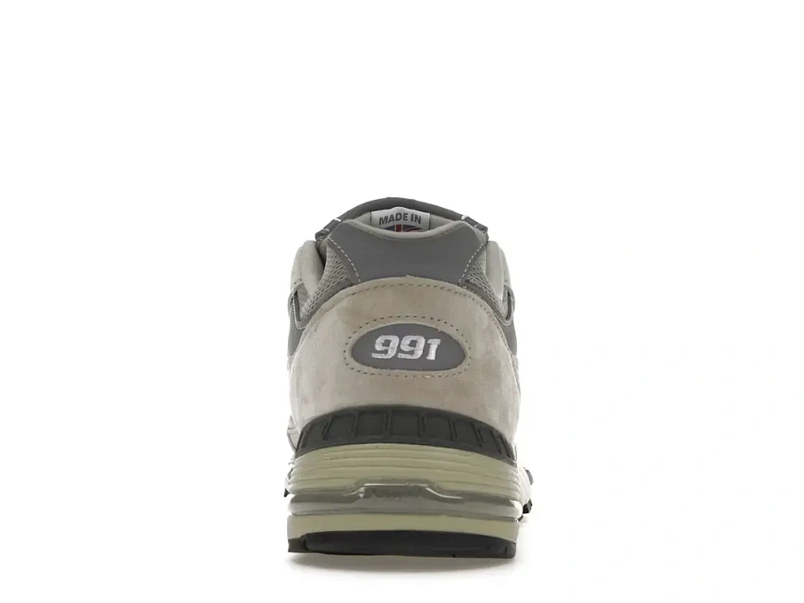 Фото № 4 с приближением к товару «‎New Balance 991»